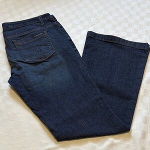Calvin Klein Women’s Skinny Flare Jeans Size 32/14